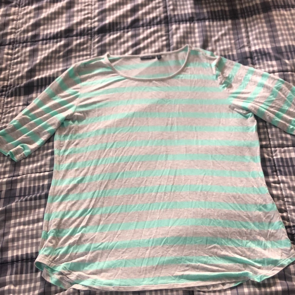 Apt. 9 top
